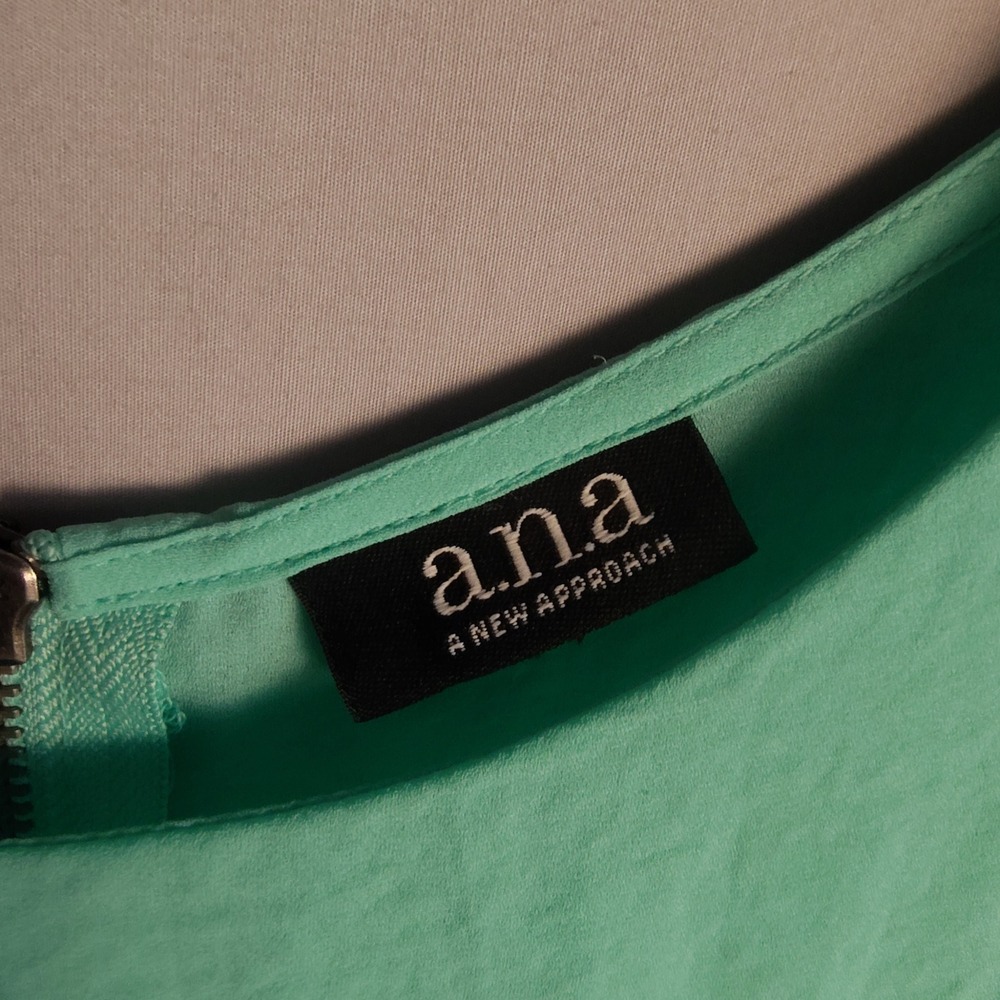 a.n.a A New Approach Mint Green Tiered Sleeveless Tank Top Blouse Back Zip Large - Picture 5 of 10